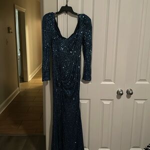 Beautiful Midnight blue evening Gown . Size Small . Great for Balls and Galas